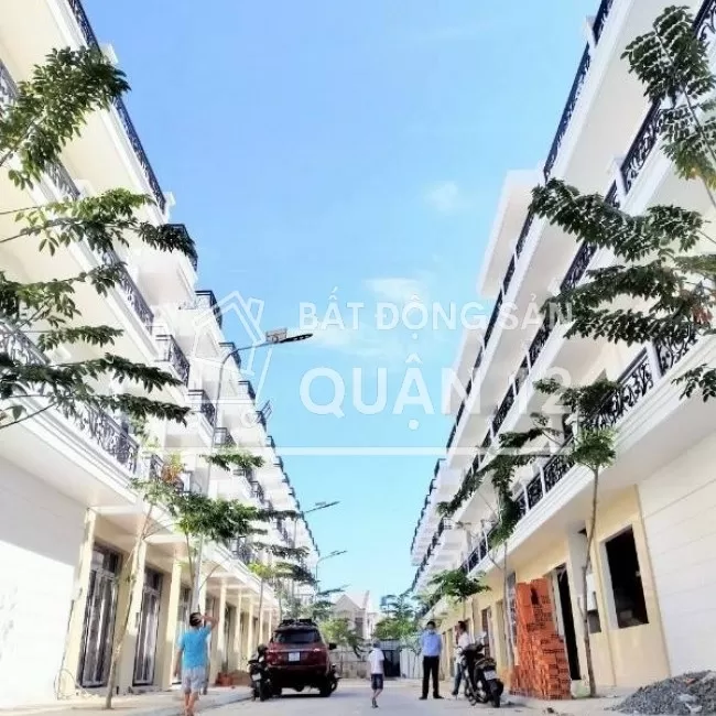 Cần bán căn nhà mặt tiền đường Hà Huy Giáp ,có SHR giá 4,8xx