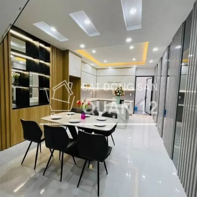 Cần bán căn nhà mặt tiền đường Hà Huy Giáp ,có SHR giá 4,8xx