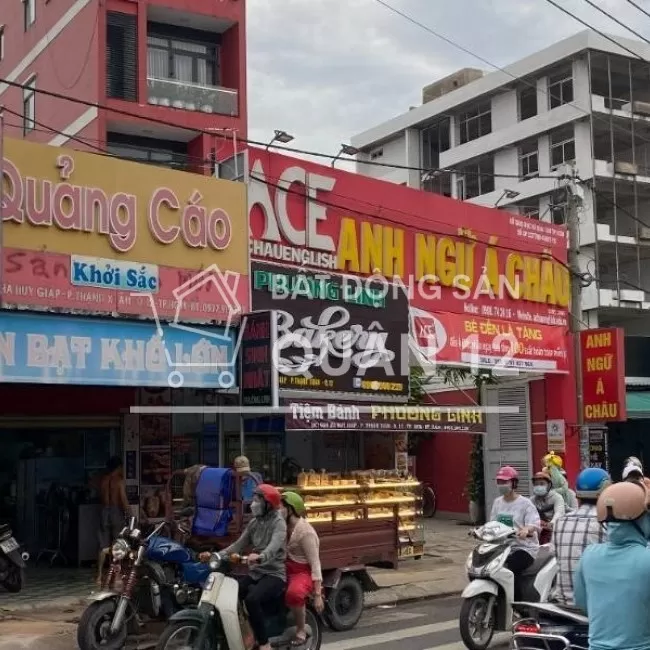 Bán nhà nát mặt tiền đường ( MTĐ ) Hà Huy Giáp, Phường Thạnh Xuân, Q12