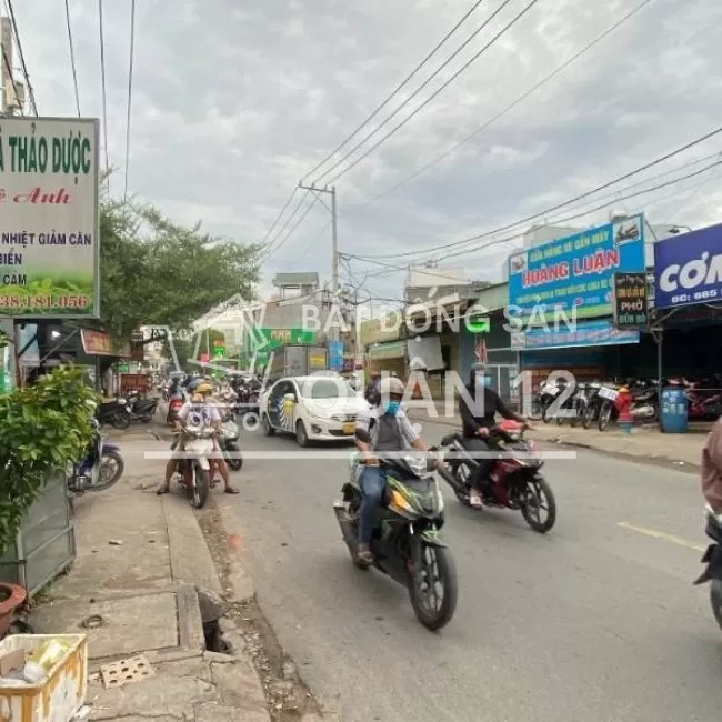 Bán nhà nát mặt tiền đường ( MTĐ ) Hà Huy Giáp, Phường Thạnh Xuân, Q12