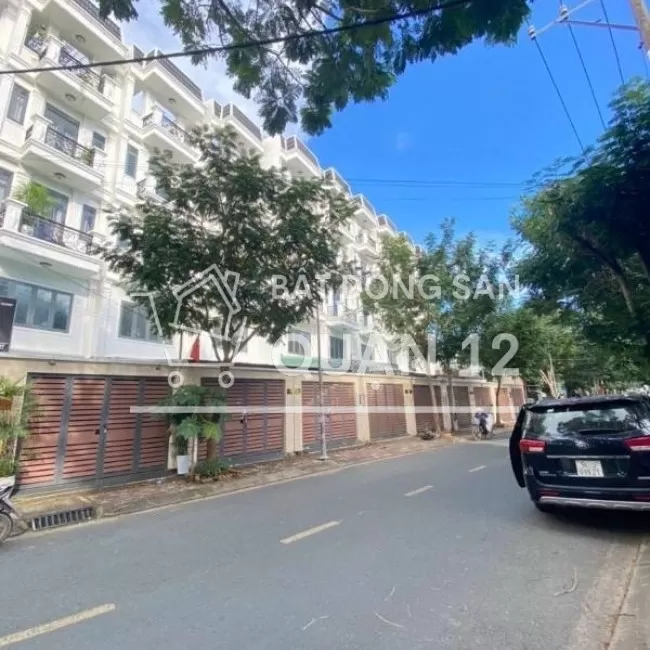  CHIẾT KHẤU KDC BẢO THỊNH 1 TRỆT 4 LẦU DT 4.5*16 CÓ THANG MÁY SHR