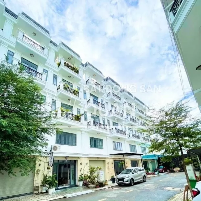  CHIẾT KHẤU KDC BẢO THỊNH 1 TRỆT 4 LẦU DT 4.5*16 CÓ THANG MÁY SHR