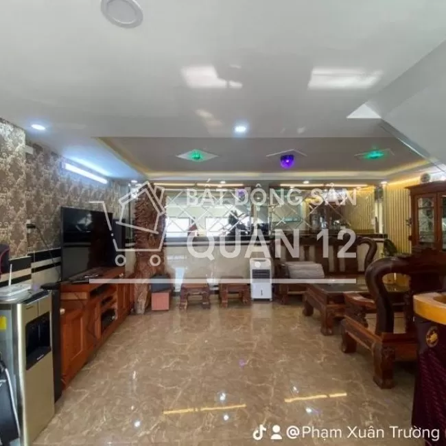 Chính chủ cần bán nhà phố 1 trệt 2 lầu 1 sân thượng kế trung tâm quận 