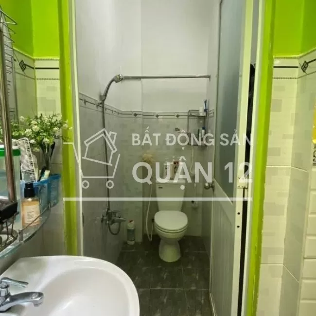 Nhà 1 trệt 1 lầu 2PN đường nhựa thông Lâm thị Hố 