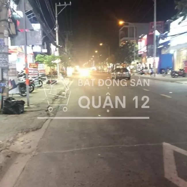 NGUYỄN ẢNH THỦ XE HƠI ĐỔ CỬA NGANG 4.5m GIÁ 2.05 TỶ