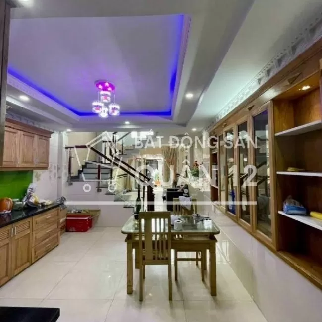 Bán Nhà shr 4x16m.xây 3 lầu gần chợ hiệp thành ,q12