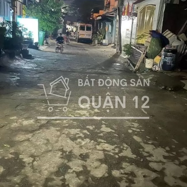 Nhà 1 trệt 3 lầu hẻm 8m xe hơi đậu trong nhà vị trí đẹp quận 12