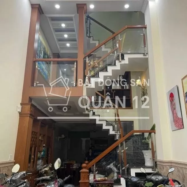 Nhà 1 trệt 3 lầu hẻm 8m xe hơi đậu trong nhà vị trí đẹp quận 12