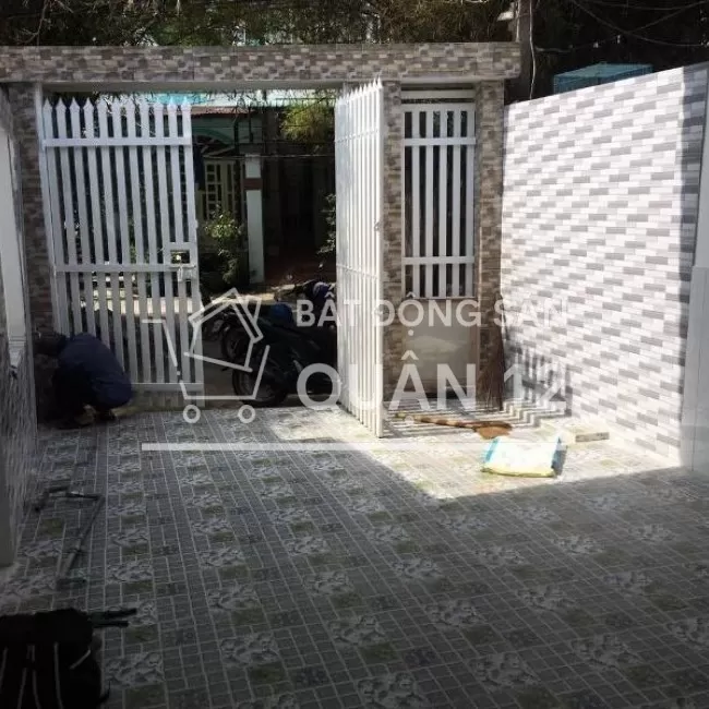 Bán nhà Nguyễn Văn Quá 70m2 hẻm xe hơi 3 tỷ...