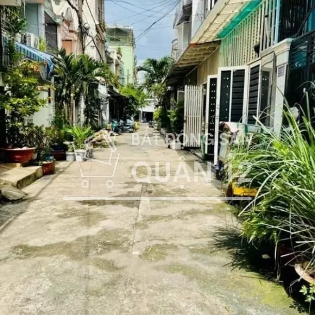 Nhà SHR 1 Lầu 3PN Q12 Hẻm 4m xe hơi Giá : 3.3 Tỷ FULL NT 