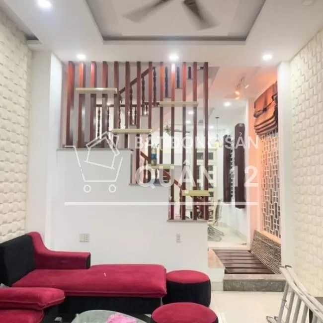Cần bán nhà 2 lầu ,  giá cực rẻ mùa dịch ,  nhà cực  đẹp và kiên cố 