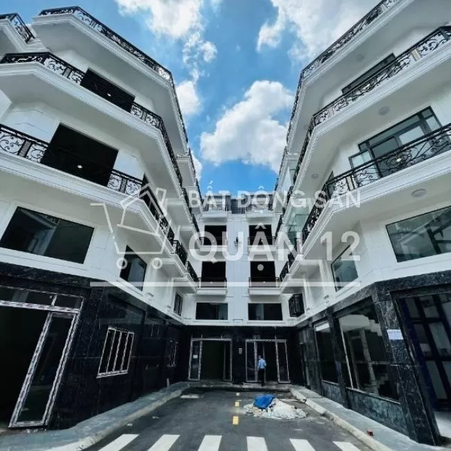 Cần bán nhà gộp chính chủ không xoay được tiền Q12