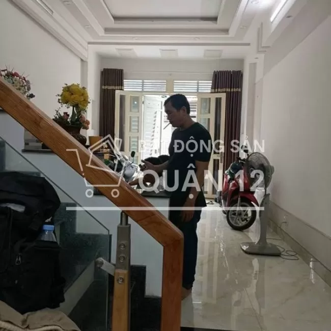 Nhà 1 trệt 4 lầu hẻm xe hơi gần hiệp thành city vị trí nhà cực đẹp q12
