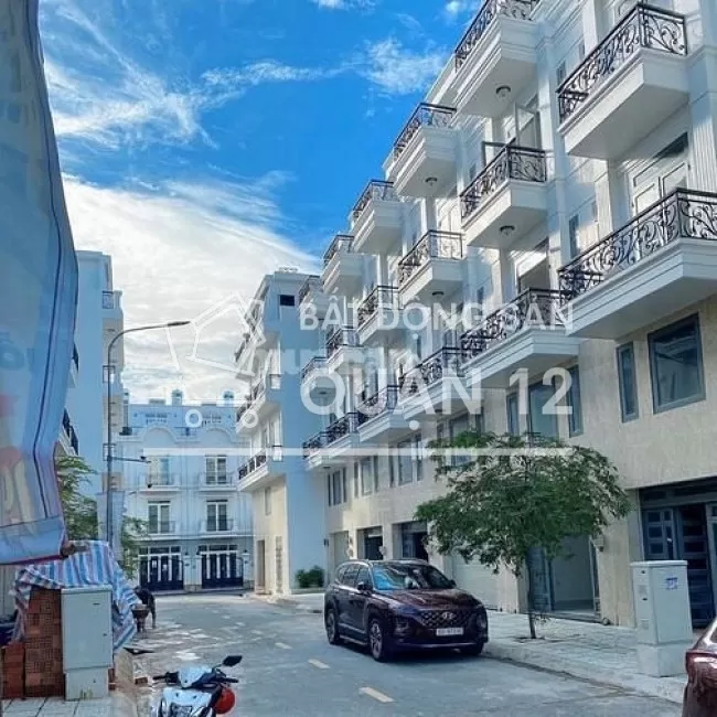 Cần tiền gấp nên bán lại nhà mới 1T3L giá rẻ liền kề Gò Vấp, DT 250m2