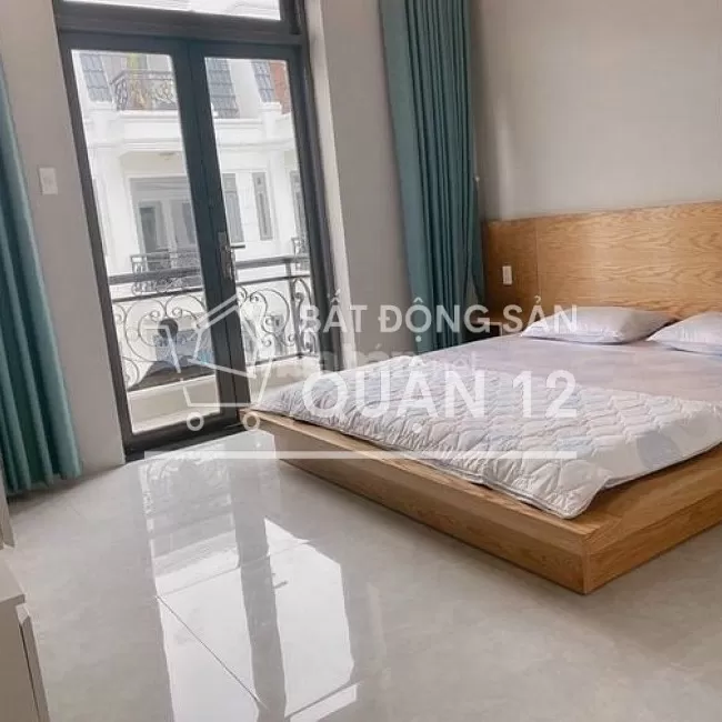 Cần tiền gấp nên bán lại nhà mới 1T3L giá rẻ liền kề Gò Vấp, DT 250m2