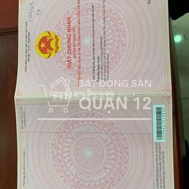Nhà 1 trệt 3 lầu, có thang máy. 4mx14m. Đường nhựa 8m, vỉa hè 2m.