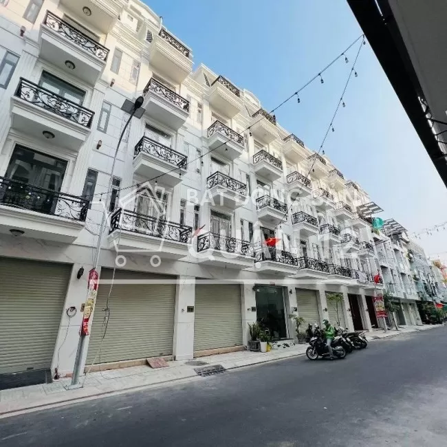Bán nhà 1 trệt 1 lửng 3 lầu (4.5x15m) giá 5.1 tỷ, MT Hà Huy Giáp, Q.12