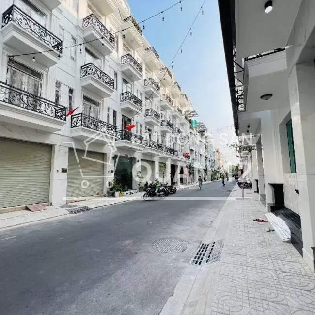 Bán nhà 1 trệt 1 lửng 3 lầu (4.5x15m) giá 5.1 tỷ, MT Hà Huy Giáp, Q.12