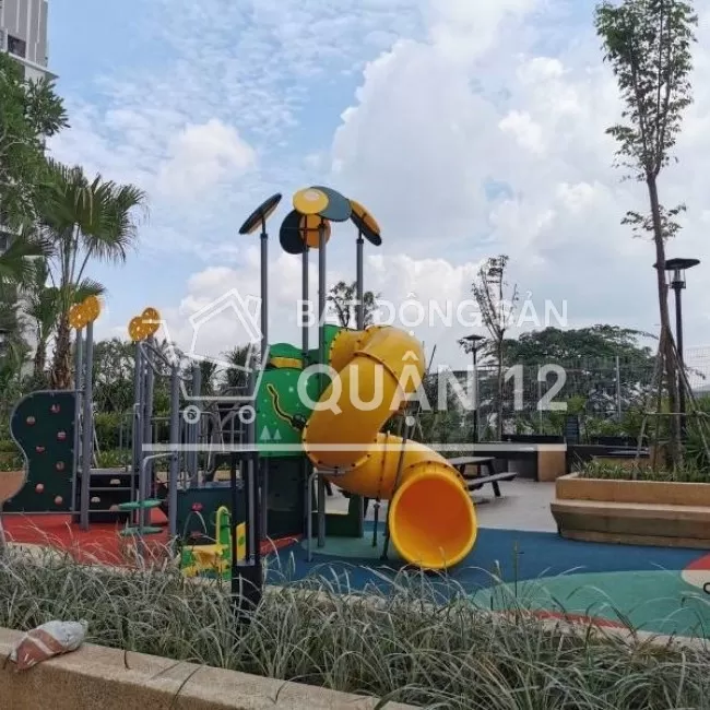 Căn hộ Picity hướng Đông, view hồ bơi, 2PN,2WC