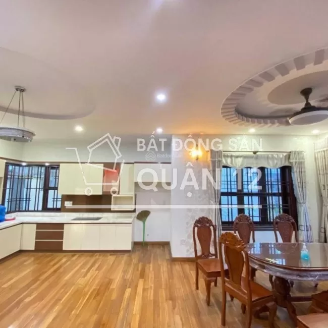 Biệt thự 1 trệt 2 lầu, 15mx20m. Đường nhựa, thông 12m có vỉa hè