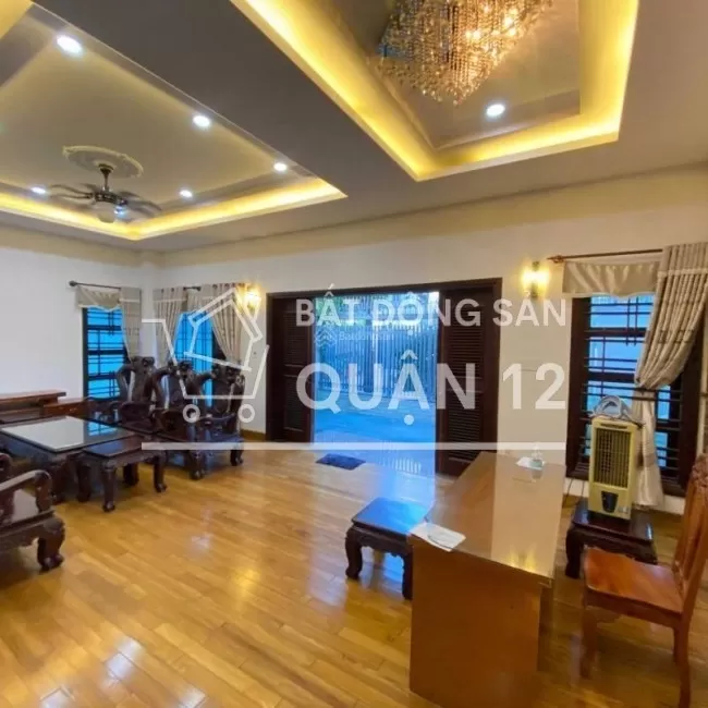 Biệt thự 1 trệt 2 lầu, 15mx20m. Đường nhựa, thông 12m có vỉa hè