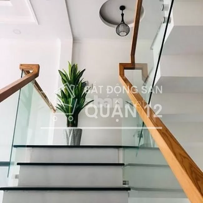 Bán căn nhà Hà Huy Giáp, Thạnh xuân mới xây, 1 trệt 3 lầu, hoàn thiện.