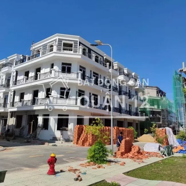 NHÀ PHỐ COMPOUND CAO CẤP Q12 CÓ HỒ BƠI, CÔNG VIÊN, BẢO VỆ, TỪ 5.X TỶ. 