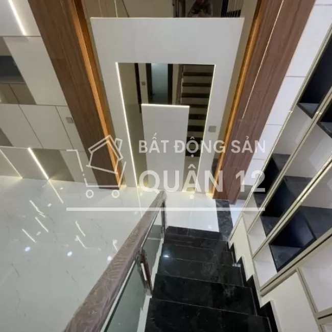 Nhà Tô Ngọc Vân,4.5 x 15, 3 lầu, 5 phòng ngủ,5 tolet,SHR
