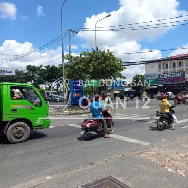 Cho thuê tòa nhà 2 mặt tiền đường lớn trung tâm quận 12. dtxd: 14948m2