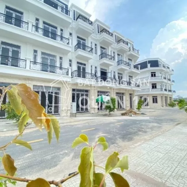 Nhà cuối đường Nguyễn Oanh, xây 4 lầu có thang máy, DT 4,5x18m SHR 
