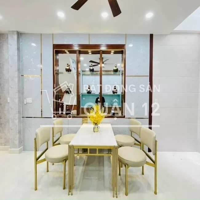 Nhà cuối đường Nguyễn Oanh, xây 4 lầu có thang máy, DT 4,5x18m SHR 