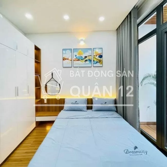 Nhà cuối đường Nguyễn Oanh, xây 4 lầu có thang máy, DT 4,5x18m SHR 