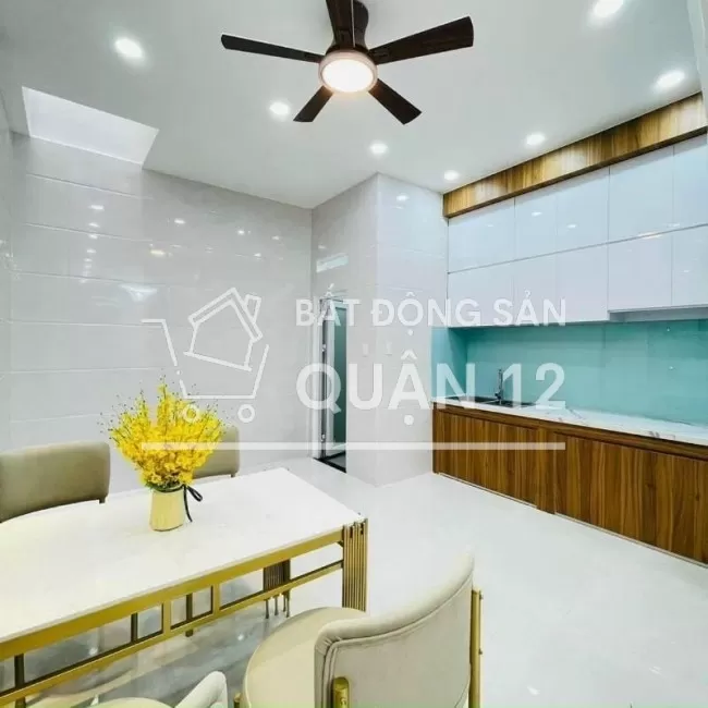 Nhà cuối đường Nguyễn Oanh, xây 4 lầu có thang máy, DT 4,5x18m SHR 