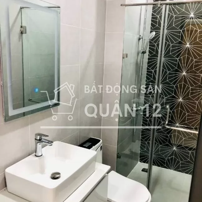 Nhà 3 lầu 4x18m gần UBND Thạnh Lộc 4.8 tỷ còn TL, SHR, hẻm thông ô tô