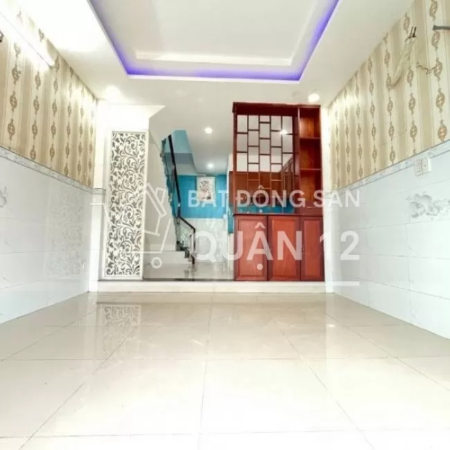 Nhà 1 trệt 1 lầu. Ngày đường Hà huy Giáp vào 100m 