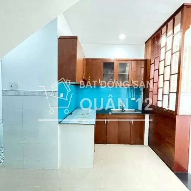 Nhà 1 trệt 1 lầu. Ngày đường Hà huy Giáp vào 100m 