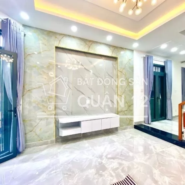 Nhà 3 lầu 4x18m ngay cầu Giao Khẩu đường Hà Huy Giáp hẻm thông ô tô