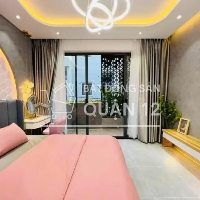 Cách Ngã Tư Ga 500m căn nhà 3 lầu mới xây 4.5x18m dọn vào ở ngay