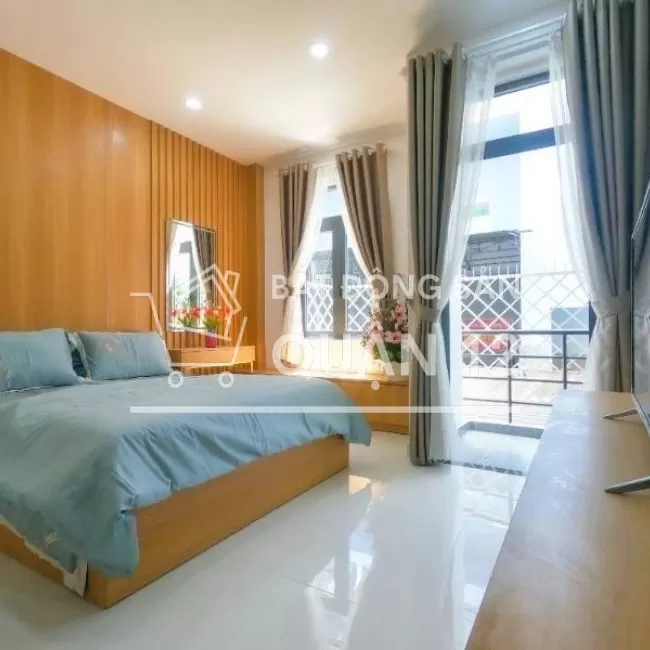 Nhà mới 1 trệt 1 lửng 3 lầu gần UBND Thạnh Lộc DT 4.65x15m ở liền.