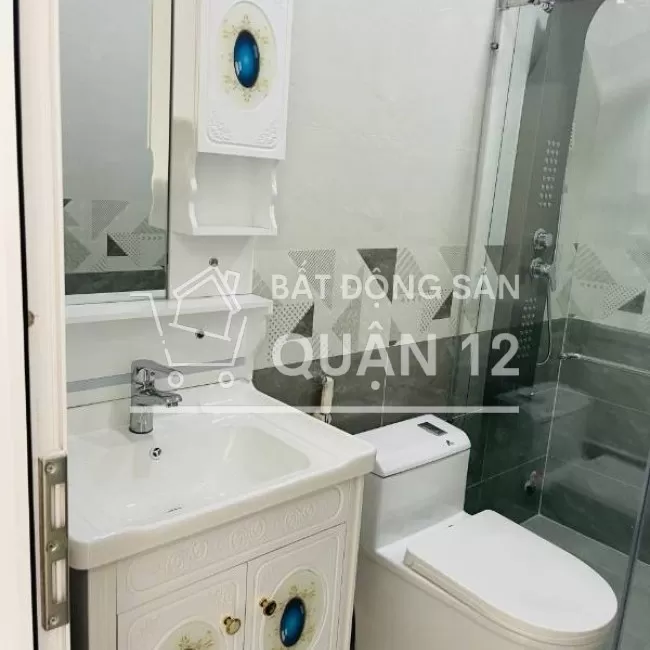 Bán nhà Thạnh Lộc siêu phẩm 3 lầu(4.65x15m) sổ riêng, giá 4.8 tỷ
