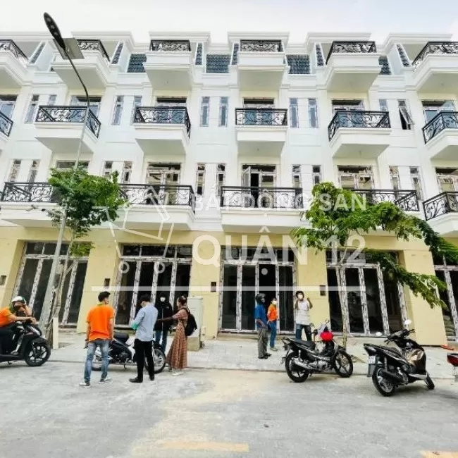 Chủ ngợp bank bán gấp nhà 3 lầu đường Hà Huy Giáp, mua có lời ngay