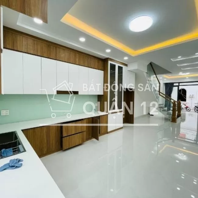 Nhà mới 3 lầu gần cầu Giao Khẩu (4x16m) giá 4.6 tỷ có sổ hồng riêng