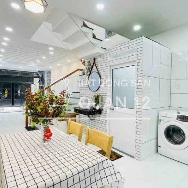 Nhà Quận 12,chợ cầu đồng,4.5 x 18m,nhà 4 lầu,5phong 6 tolet,SHR 