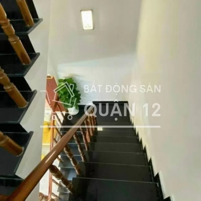Nhà Quận 12-HCM , chính chủ bán ko qua cò lái.