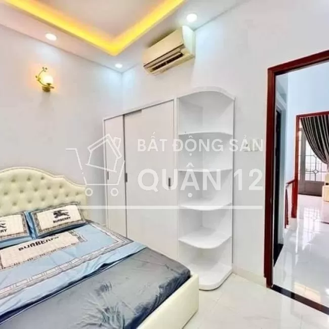 Nhà sổ hồng riêng - đầu hẻm thông - quận 12