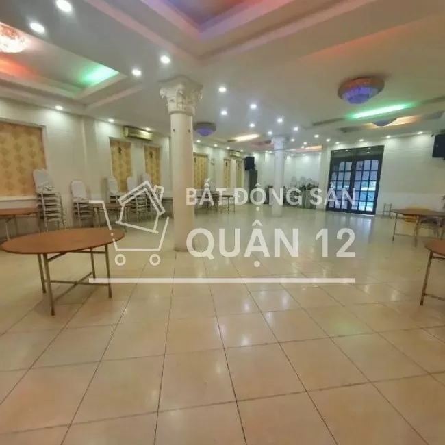 Bán nhà Tiệc Cưới 20m x33m.Mặt Tiền Đường Cách Nguyễn Ảnh Thủ 50m. Q12