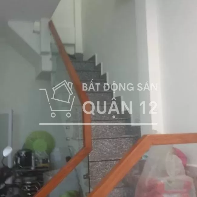 Bán nhà trệt 2 lầu hẽm 5m thông