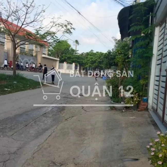 Bán nhà hẻm đường lớn vị trí cực đẹp quận 12 
