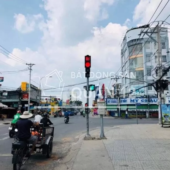 Cần bán gấp Nhà mới 7 Tầng,Mặt tiền đường Nguyễn Ảnh Thủ, Dt : 5.05×24