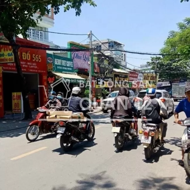 MT Nguyễn  Văn Quá ,DT:8x40m, giá 25,5 tỷ TL